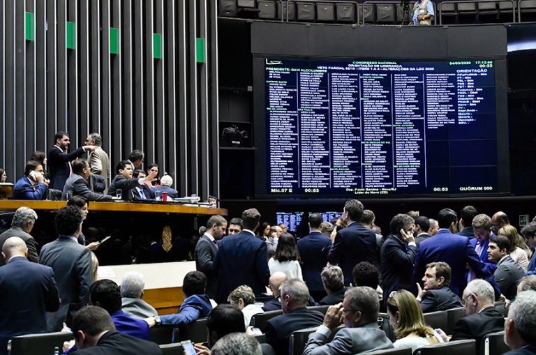 VETO 52: CONGRESSO DECIDE MANTER O VETO DOS R$ 30 BILHÕES DO ORÇAMENTO IMPOSITIVO