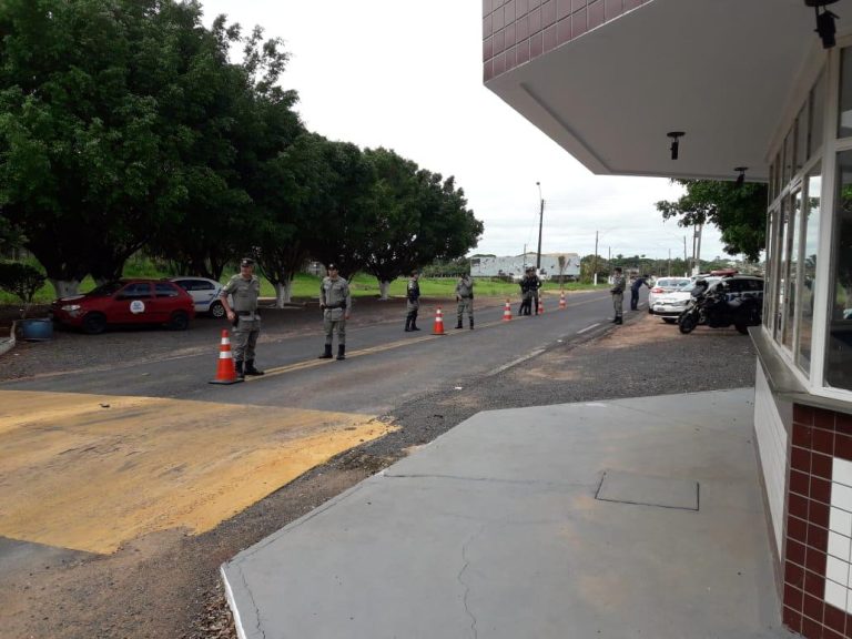 PARA IMPEDIR A ENTRADA DE TURISTAS EM TRÊS RANCHOS, BARREIRA SANITÁRIA COM BASTANTE RIGOR SERÁ REALIZADA A PARTIR DESTA QUINTA-FEIRA (09/04) NA ENTRADA DA CIDADE; PM IRÁ AUXILIAR NA FISCALIZAÇÃO