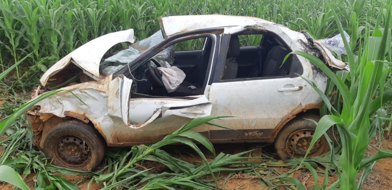 VEÍCULO SAI DA PISTA, CAPOTA, E MATA CONDUTOR NA BR 050, EM CAMPO ALEGRE DE GOIÁS; JOVEM NÃO USAVA CINTO DE SEGURANÇA E FOI ARREMESADO A CERCA DE 27 METROS
