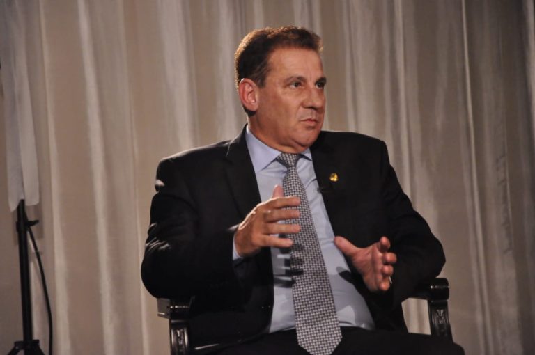 AUXÍLIO EMERGENCIAL É AMPLIADO E BENEFICIARÁ TRABALHADORES INFORMAIS E AUTÔNOMOS