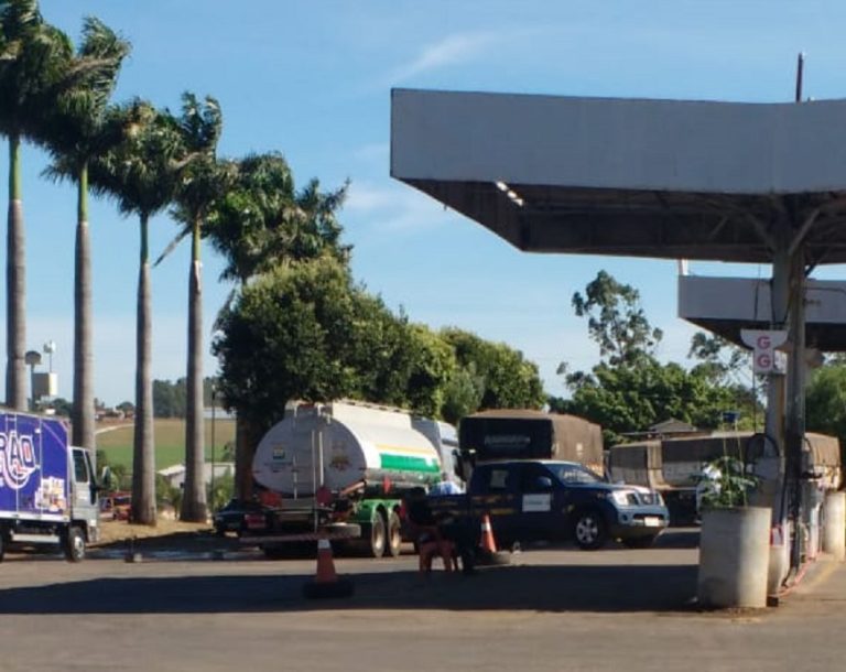 CAMINHONEIRO COM COVID-19 CONTINUA TRABALHANDO E MORRE APÓS CAIR DE CAMINHÃO EM IPAMERI