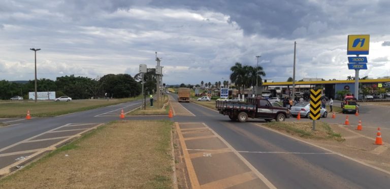 ACIDENTE É REGISTRADO PELA PRF NO TREVO DE ACESSO AO BAIRRO CASTELO BRANCO