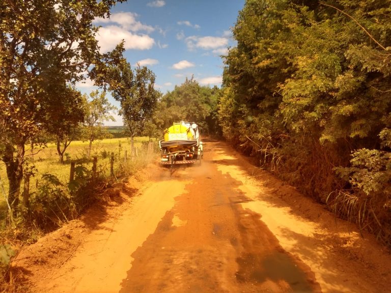 QUERO VER NO BLOG: CAMINHÃO É FLAGRADO DESPEJANDO DEJETOS EM ESTRADA VICINAL; VEJA TAMBÉM NO BLOG DO BADIINHO, OUTROS FLAGRANTES DE NOSSOS LEITORES