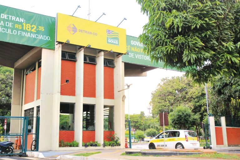 COM REDUÇÃO DE TAXAS DO DETRAN, GOIANOS ECONOMIZAM R$ 106 MILHÕES, APONTA ÓRGÃO