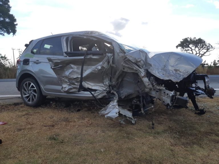 PRF REGISTRA COLISÃO ENTRE CARRETA E CARRO DE PASSEIO NA BR 050 PRÓXIMO A CAMPO ALEGRE DE GOIÁS