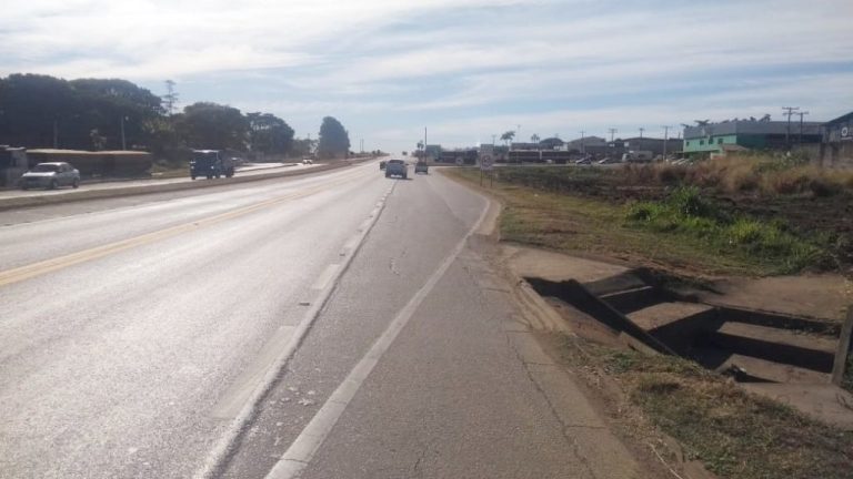MORADORES DO PONTAL NORTE FAZEM ALERTA PARA O RISCO DE ACIDENTES COM CICLISTAS NA ENTRADA DO BAIRRO