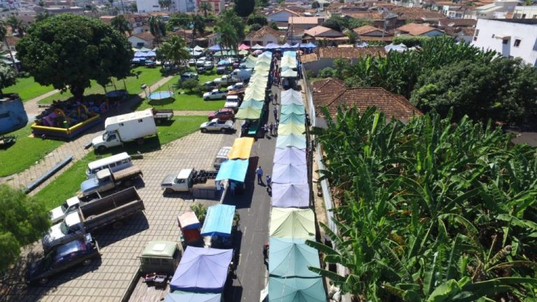 COM INAUGURAÇÃO DA REFORMA E RESTAURAÇÃO DA PRAÇA DUQUE DE CAXIAS, FEIRA DE HORTIFRUTIGRANJEIROS AOS DOMINGOS SERÁ MANTIDA NO MESMO LOCAL