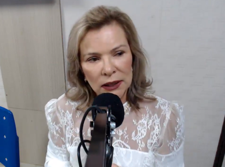 SECRETÁRIA DE AÇÃO SOCIAL, ADRIETE ELIAS, FAZ CRÍTICAS AOS QUE USAM O VÍRUS PARA FAZEREM POLITICAGEM