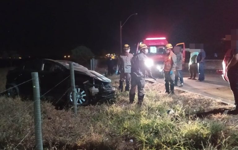 HOMEM DE 40 ANOS MORRE EM CAPOTAMENTO NA ROTATÓRIA GO 330, NO BAIRRO CASTELO BRANCO, SAÍDA PARA OUVIDOR