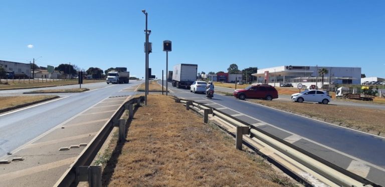 PRF REGISTRA DOIS ACIDENTES NA BR 050, UM DELES NO TREVO DO POSTO JK; IDOSO DE 69 ANOS FOI PRESO POR EMBRIAGUEZ AO VOLANTE