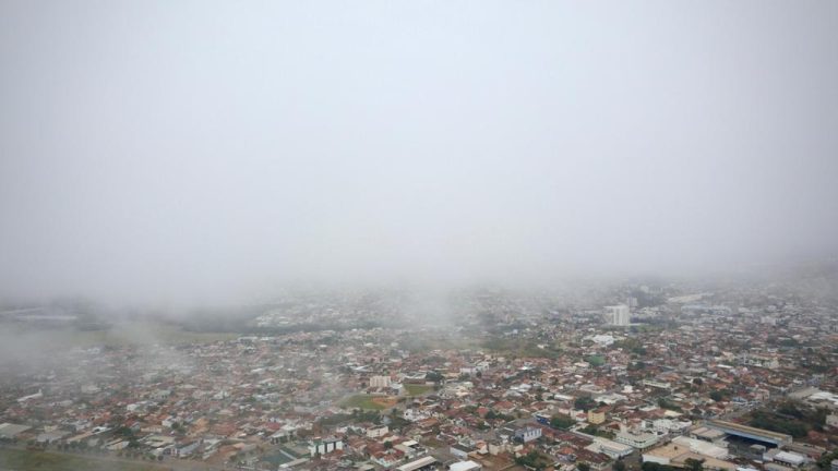 JÁ PODEM COMEÇAR A GUARDAR OS AGASALHOS E COBERTORES, FRIO RECUARÁ NESTA QUINTA-FEIRA (27)