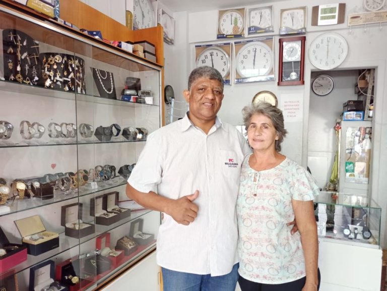 CONHEÇA A HISTÓRIA DO PAULO CÉSAR, O PC DA RELOJOARIA DE CATALÃO QUE SE COMOVEU COM MENINO ENGRAXATE NO DIA DOS PAIS