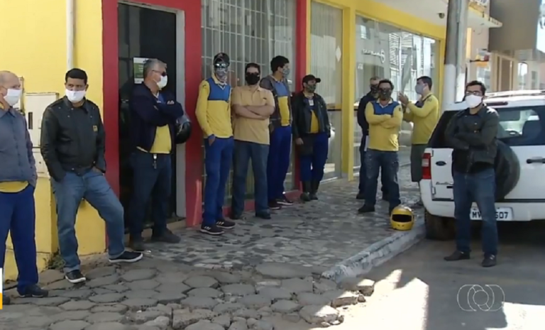 CARTEIROS DE CATALÃO FIZERAM PROTESTO CONTRA A PRIVATIZAÇÃO DA ESTATAL E MELHORIAS NAS CONDIÇÕES DE TRABALHO