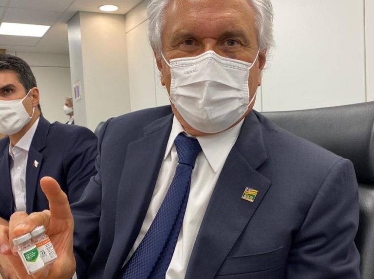 CAIADO AFIRMA QUE VAI RECEBER VACINA CONTRA COVID 19 A PARTIR DE JANEIRO: “CADA FRASCO IMUNIZA 10 PESSOAS”