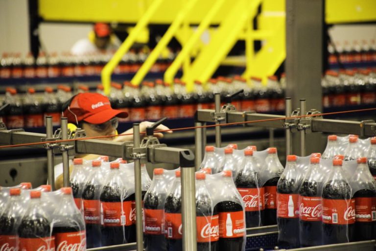 REESTRUTURAÇÃO DA COCA-COLA NA AMÉRICA LATINA GERA RUÍDO