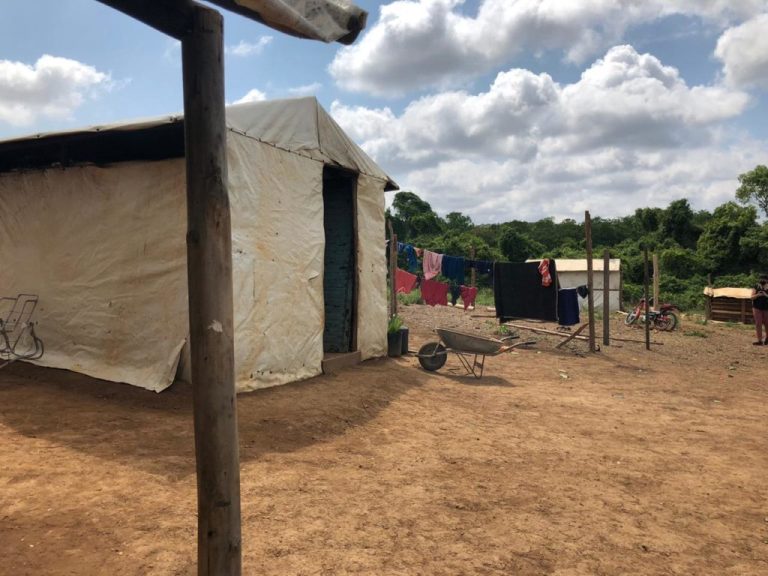 FAMÍLIAS DE SEM TERRA VÃO A JUSTIÇA E GANHAM DIREITO DE FICAR NO ASSENTAMENTO EM SANTO ANTÔNIO DO RIO VERDE