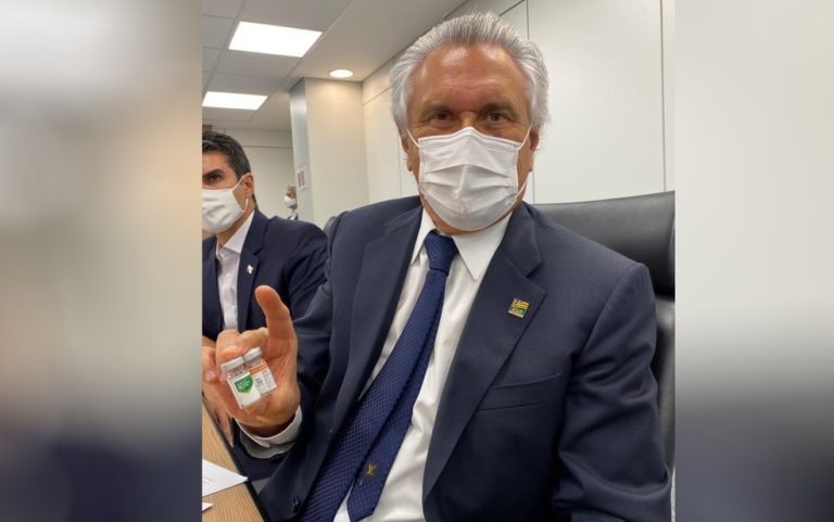 VACINAÇÃO CONTRA COVID-19 COMEÇA NO DIA 10 DE FEVEREIRO, AFIRMA GOVERNADOR CAIADO EM ENTREVISTA