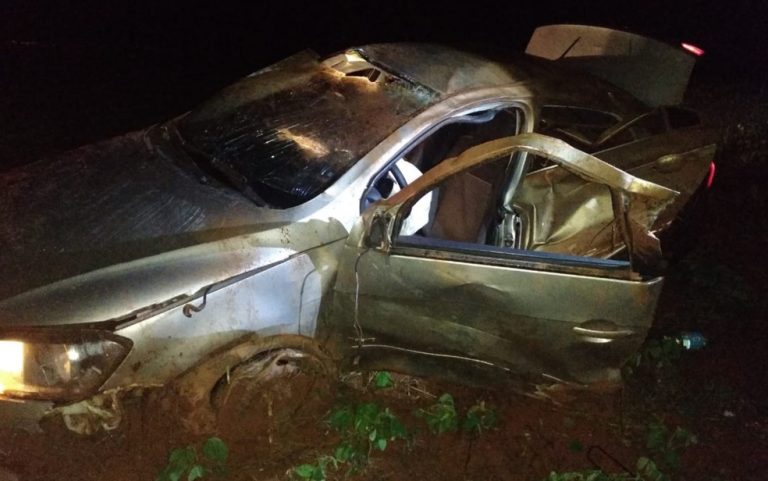 ESTRADAS DE GOIÁS: MÃE MORRE EM ACIDENTE AO TENTAR SOCORRER FILHO QUE HAVIA SE AFOGADO EM PISCINA; CRIANÇA DE 2 ANOS TAMBÉM NÃO RESISTIU