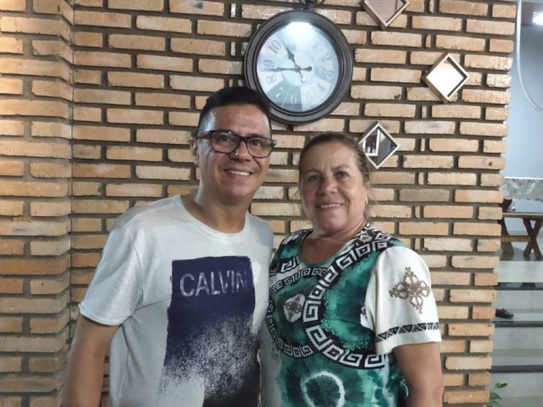 FESTA DO ROSÁRIO: CASAL DE FESTEIROS E COMISSÃO 2020 REPASSAM R$ 5 MIL REAIS PARA A IRMANDADE