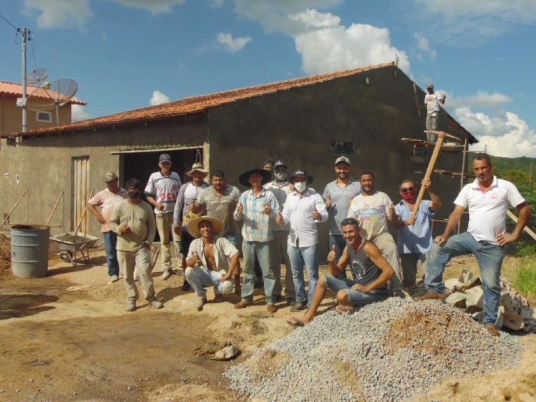 TRÊS RANCHOS: HUGO DELEON, O PREFEITO DOS MUTIRÕES