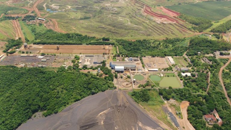 GOVERNO DE GOIÁS ASSINA PROTOCOLO DE R$ 8,8 BILHÕES COM 14 MINERADORAS