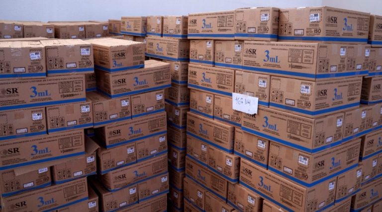 VACINAÇÃO COVID-19: GOIÁS VAI RECEBER 3,2 MILHÕES DE DOSES DA CORONAVAC DO BUTANTAN; QUANTIDADE CORRESPOONDE A 7% DO TOTAL ANUNCIADO PELO MS