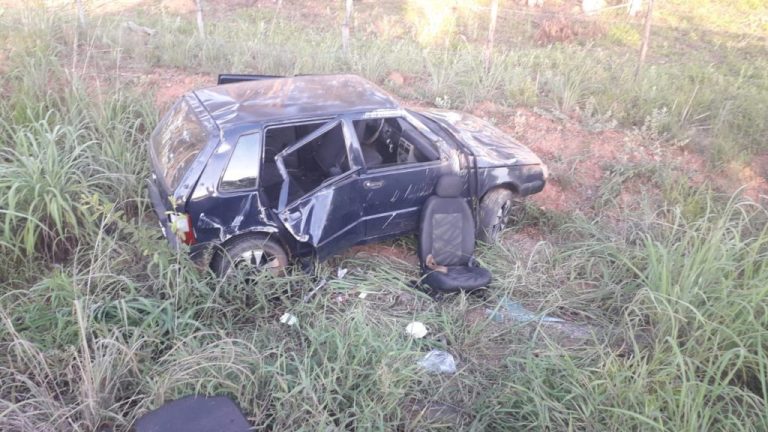 DUAS PESSOAS FICARAM FERIDAS EM ACIDENTE NA GO 330 ENTRE CATALÃO E IPAMERI; CAPOTAMENTO OCORREU NO INÍCIO DA NOITE DE ONTEM