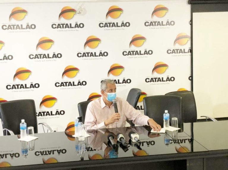 COMITÊ DE PREVENÇÃO A COVID-19 DE CATALÃO DEVE SE REUNIR AINDA HOJE PARA DISCUTIREM NOVAS MEDIDAS; PREFEITO ADIB E VELOMAR ACOMPANHARAM REUNIÃO DO GOVERNO DO ESTADO