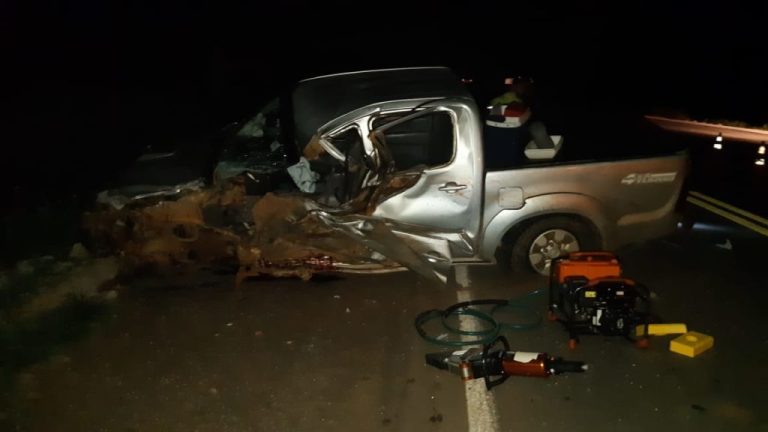 MOTORISTA DE CAMINHONETE DE 73 ANOS DE IDADE FICA GRAVEMENTE FERIDO APÓS COLISÃO COM CARRETA NA BR-050