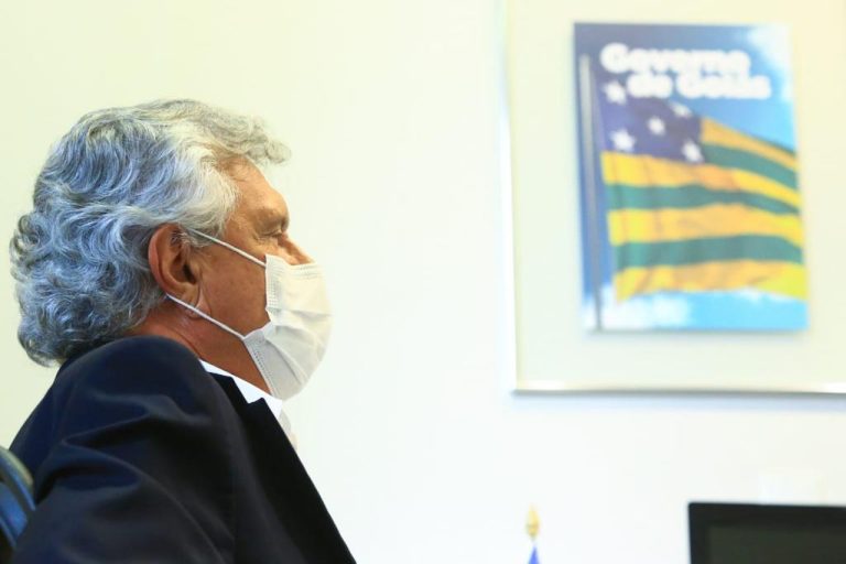 GOVERNADOR ARTICULA AQUISIÇÃO DE INSUMOS PARA AMPLIAR PRODUÇÃO DE VACINAS CONTRA COVID-19