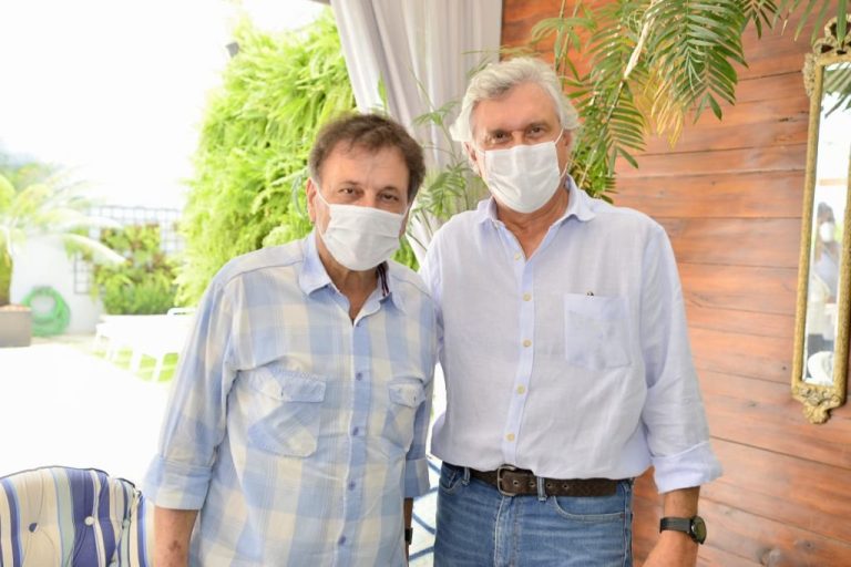 EM VISITA A ADIB ELIAS, CAIADO VOLTA A PEDIR CONSCIENTIZAÇÃO DA POPULAÇÃO QUANTO AOS CUIDADOS CONTRA A COVID-19