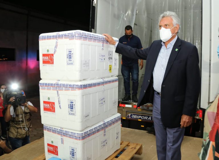 CAIADO ANUNCIA AMPLIAÇÃO VACINAL PARA IDOSOS ENTRE 80 E 84 ANOS COM AMPLIAÇÃO DE 67,9 MIL DOSES