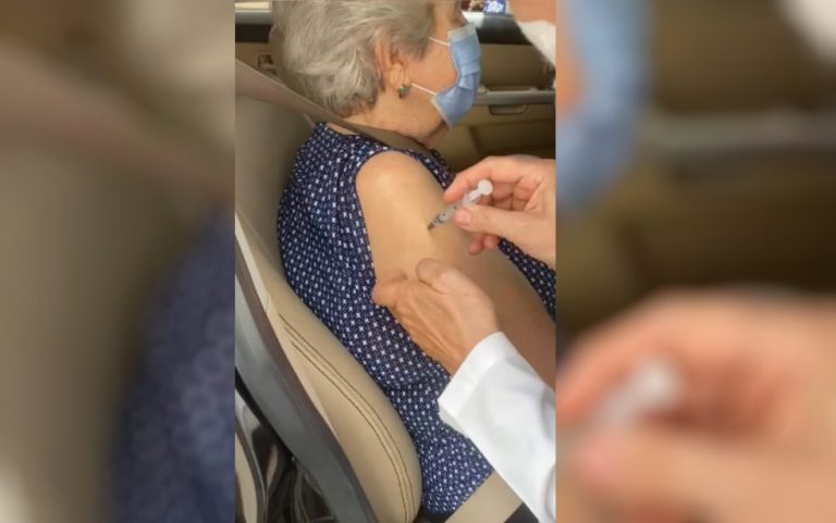 EM GOIÂNIA, IDOSA DE 88 ANOS SÓ RECEBEU A VACINA DA COVID-19 APÓS FILHA DENUNCIAR QUE A PRIMEIRA DOSE NÃO HAVIA SIDO INJETADA
