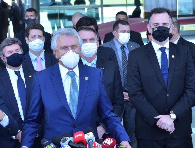 EM REUNIÃO COM BOLSONARO, GOVERNADORES E PRESIDENTES DE PODERES, CAIADO CITA “PONTO DA CONVERGÊNCIA DE TODOS PARA SALVAR VIDAS”