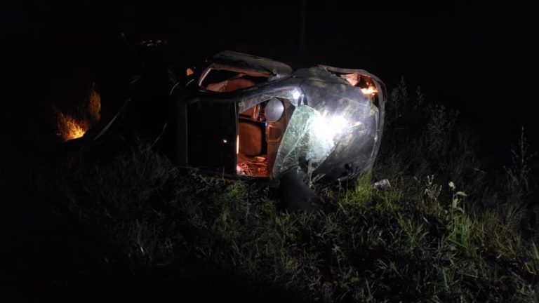 ACIDENTES DE TRÂNSITO TAMBÉM MARCARAM O FINAL DE SEMANA EM CATALÃO; CASAL FICARAM FERIDOS EM CAPOTAMENTO NA GO 330, ENTRE CATALÃO E OUVIDOR