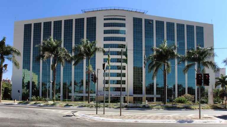 CAIADO ANUNCIA PACOTE DE R$ 112 MILHÕES PARA AUTÔNOMOS, MICRO E PEQUENOS EMPRESÁRIOS