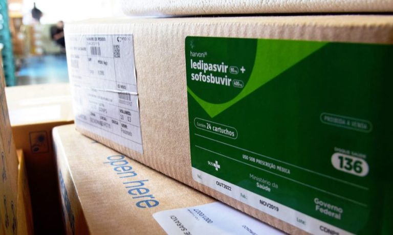 COVID-19: MINISTÉRIO COMEÇA A DISTRIBUIR KITS INTUBAÇÃO PARA ESTADO
