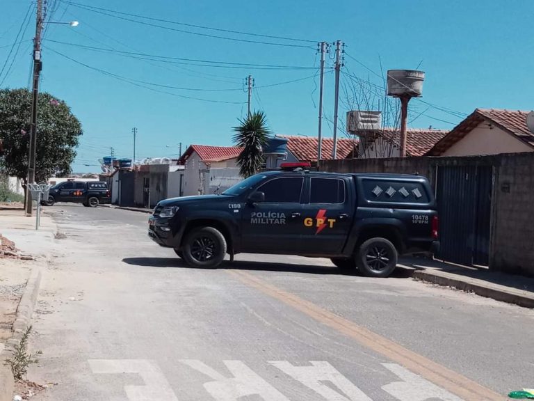 EM CATALÃO, DUAS PESSOAS COM 23 E 21 ANOS DE IDADE SÃO BALEADOS E MORREM AO CONFRONTRAREM COM A PM DE CATALÃO