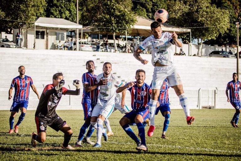 EM PARTIDA DE 4 GOLS, ITUMBIARA VIRA, MAS CRAC DE CATALÃO ARRANCA EMPATE NO ÚLTIMO MINUTO E GARANTE PERMANENCIA NA ELITE DO FUTEBOL GOIANO