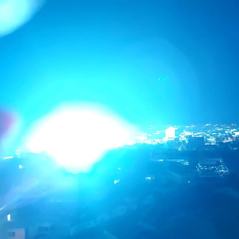 EXPLOSÃO EM CABO DE ALTA TENSÃO NA SAÍDA PARA GOIÂNIA PROVOCA QUEDAS DE ENERGIA, EM CATALÃO; EM NOTA, ENEL AFIRMA QUE PASSÁRO PROVOCOU CURTO-CIRCUITO