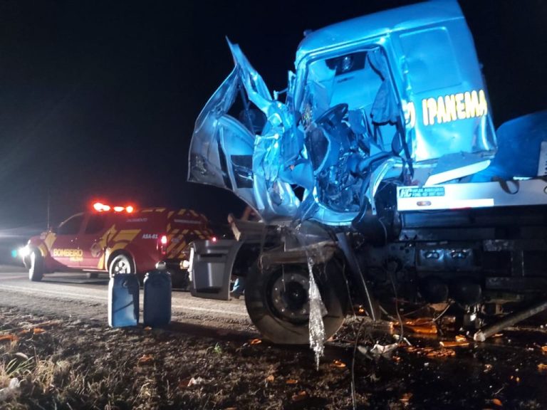 MOTORISTA DE CAMINHÃO GUINCHO DE CATALÃO FICOU GRAVEMENTE FERIDO EM ACIDENTE NA GO 020, MUNICÍPIO DE CRISTIANÓPOLIS
