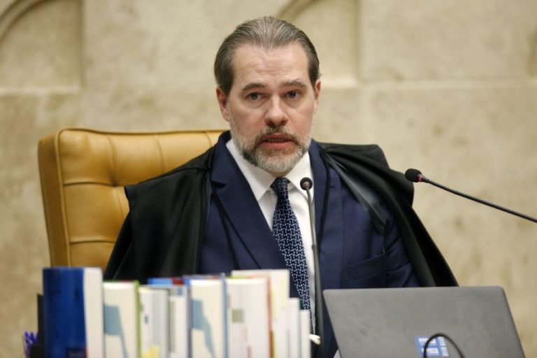TOFFOLI SUSPENDE DECISÃO E IMPEDE PROGRESSÃO DE CARREIRA DE SERVIDORES PÚBLICOS DE GOIÁS