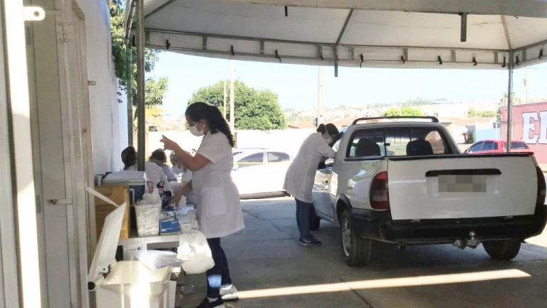 VACINAÇÃO CONTRA A CONTRA A COVID-19 SERÁ RETOMADA NESTA SEXTA-FEIRA (30), EM CATALÃO; 1ª DOSE SERÁ APLICADA EM IDOSOS DE 61 E 62 ANOS OU MAIS