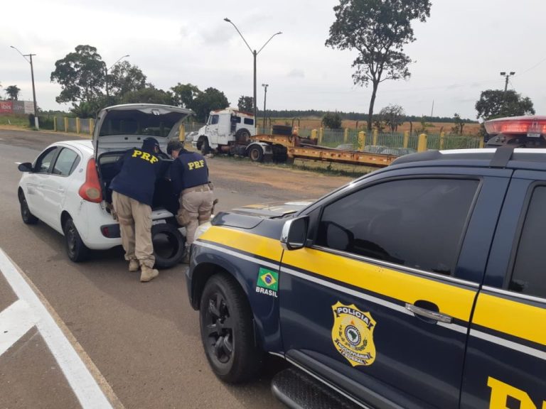 PRF DE CATALÃO PRENDE DOIS HOMENS E RECUPERA CARRO FURTADO EM SÃO PAULO NA ÚLTIMA QUARTA-FEIRA (28/04)