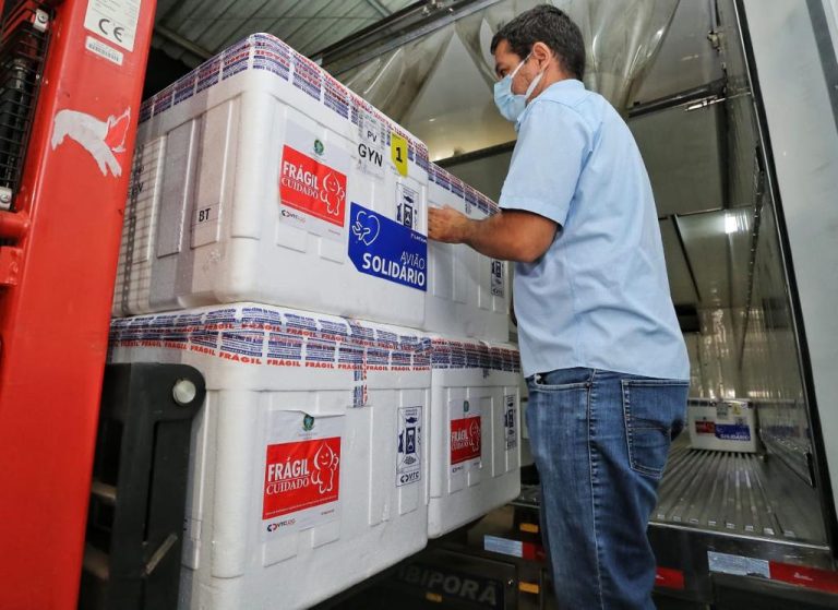 GOIÁS RECEBE 20º REMESSA COM 131.850 DOSES DE VACINAS CONTRA COVID-19