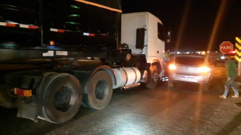 PRF ATENDE COLISÃO EM HORÁRIO DE PICO NO TREVO DO JK NA BR 050, EM CATALÃO