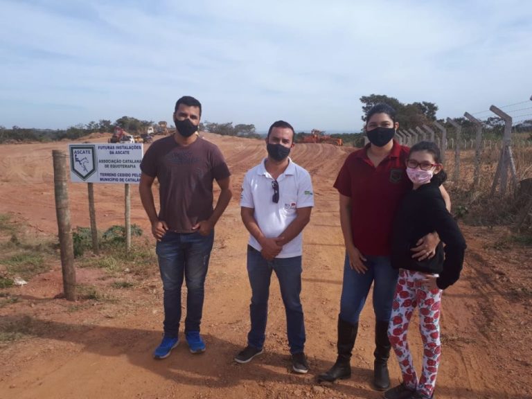 BADIINHO VISITA INÍCIO DAS OBRAS DE TERRAPLANAGEM DA SEDE DA ASCATE; TUDO ESTÁ SENDO FEITO POR ETAPAS E PRECISARÁ DO APOIO DOS CATALANOS