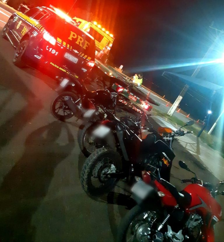 PRF INTERROMPE FARRA COM MOTOS NA BR 050 EM CATALÃO