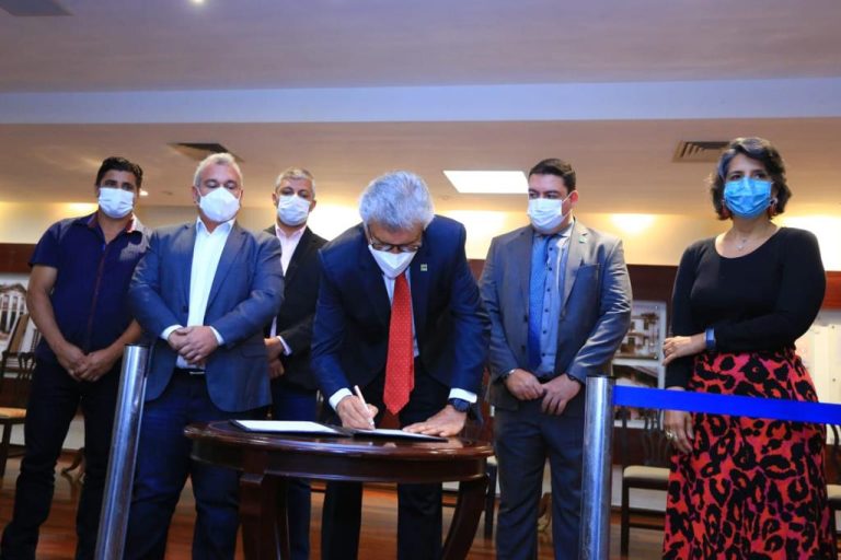 SEIS INDÚSTRIAS ANUNCIAM INVESTIMENTOS DE R$ 305 MILHÕES EM GOIÁS