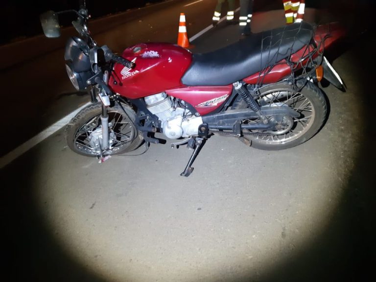 MOTOTAXISTA MORRE AO BATER EM TRASEIRA DE CAMINHÃO NA BR-050, EM CATALÃO